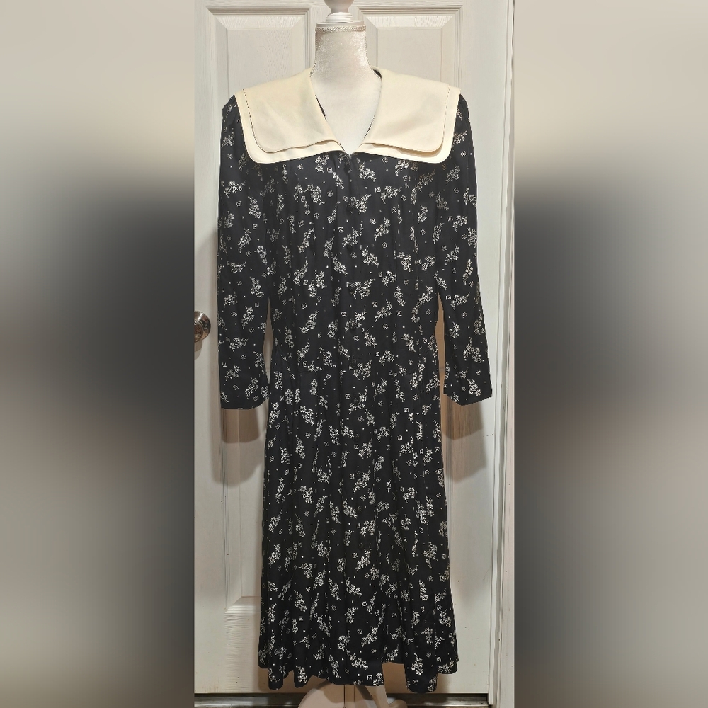 Vintage Leslie Fay Floral Black and Cream Midi Dress with Cream Peter Pan Collar